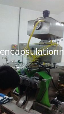 CBD yağı için Yüksek Verimli kapsülleme ile Softgel kapsül Yapma Makinesi