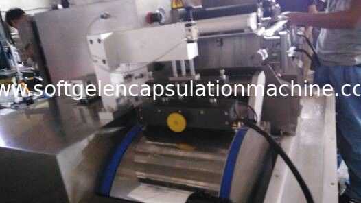 Cbd Yağı için 7 İnç Kalıp Rulo Softgel Kapsülleme Makinesi, 1 Yıl Garanti