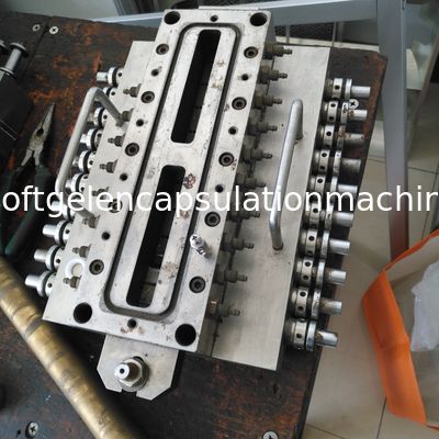 10 İnç Bitkisel Jelatin Yumuşak Kapsül Yapma Makinesi Otomatik 32000pcs / Saat