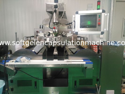 Büyük Dolum Hacmi Kapsül Dolum Ekipmanları 150 * 250mm Kalıp Rulo Kapsül Yapma Makinesi
