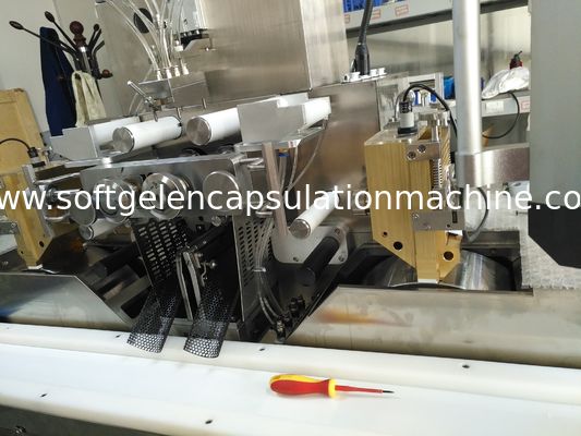 Balık Yağı Softgel için Farmasötik Softgel Kapsül Makinesi 120000 Adet / H